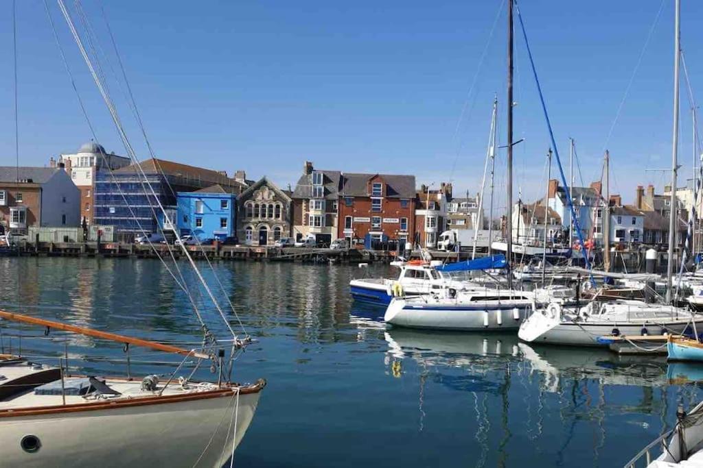 Harbour Heights - - Free Parking Space * Weymouth